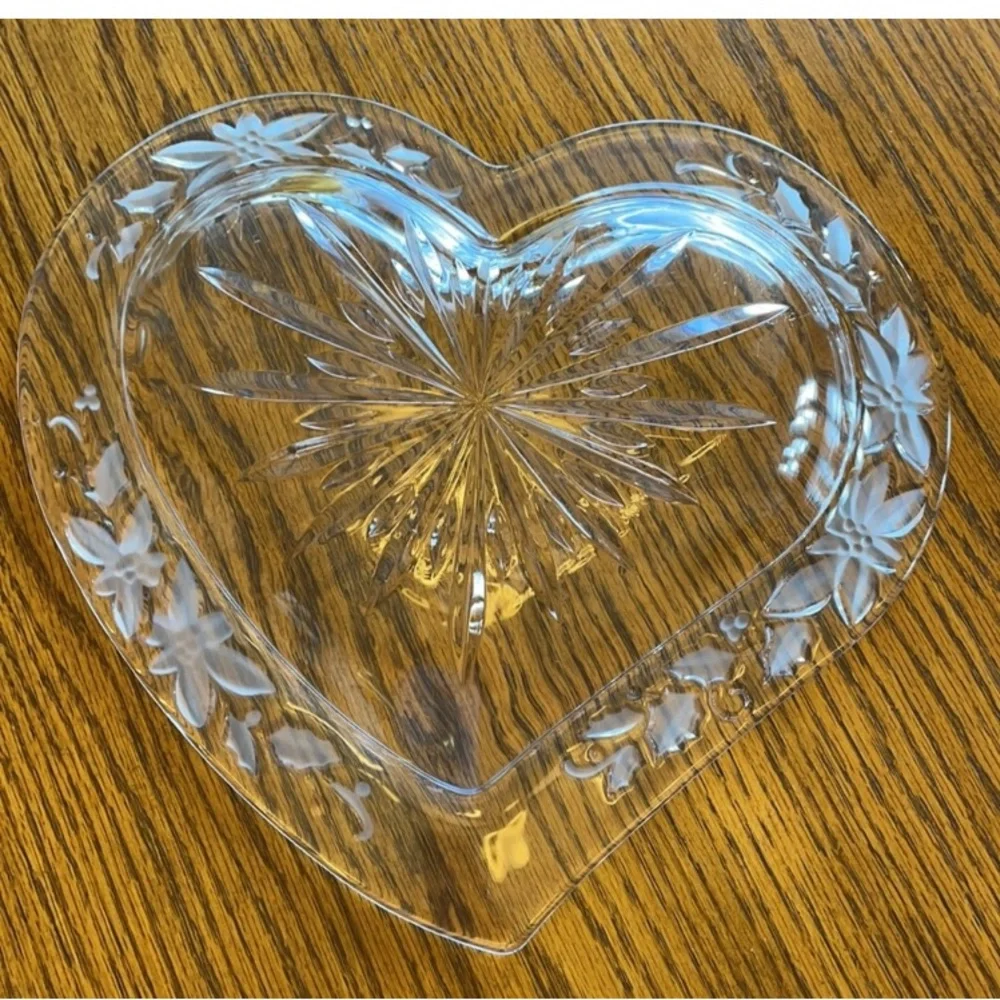 Mikasa 13 inch crystal heart dish - Picture 3 of 8